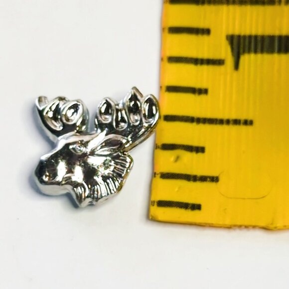 Vintage Silver Elk Moose Head Lapel Pin Detailed Animal Design - Picture 3 of 3